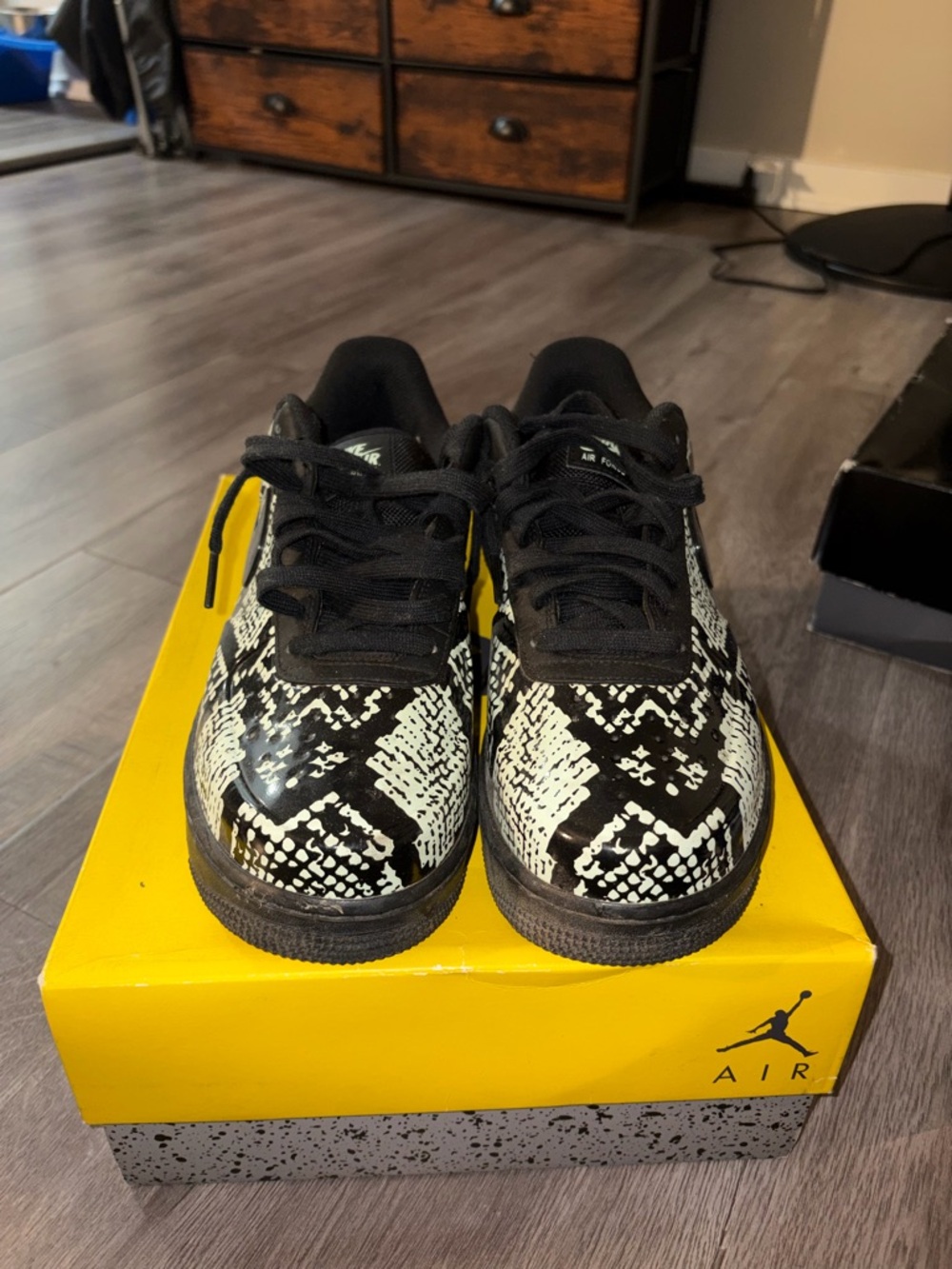 Air Force 1 glow snakeskin ' Black & White Patterned Sneakers